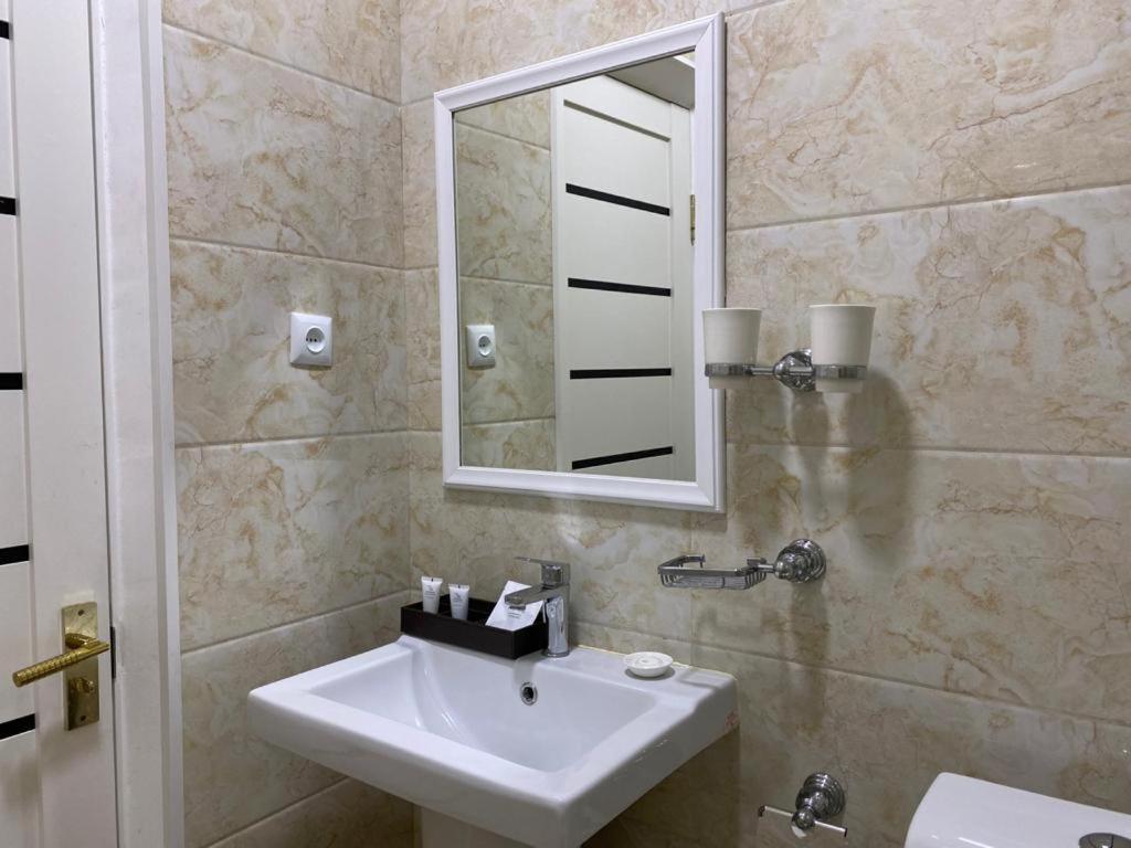 Comfort Hotel Туркестан Экстерьер фото